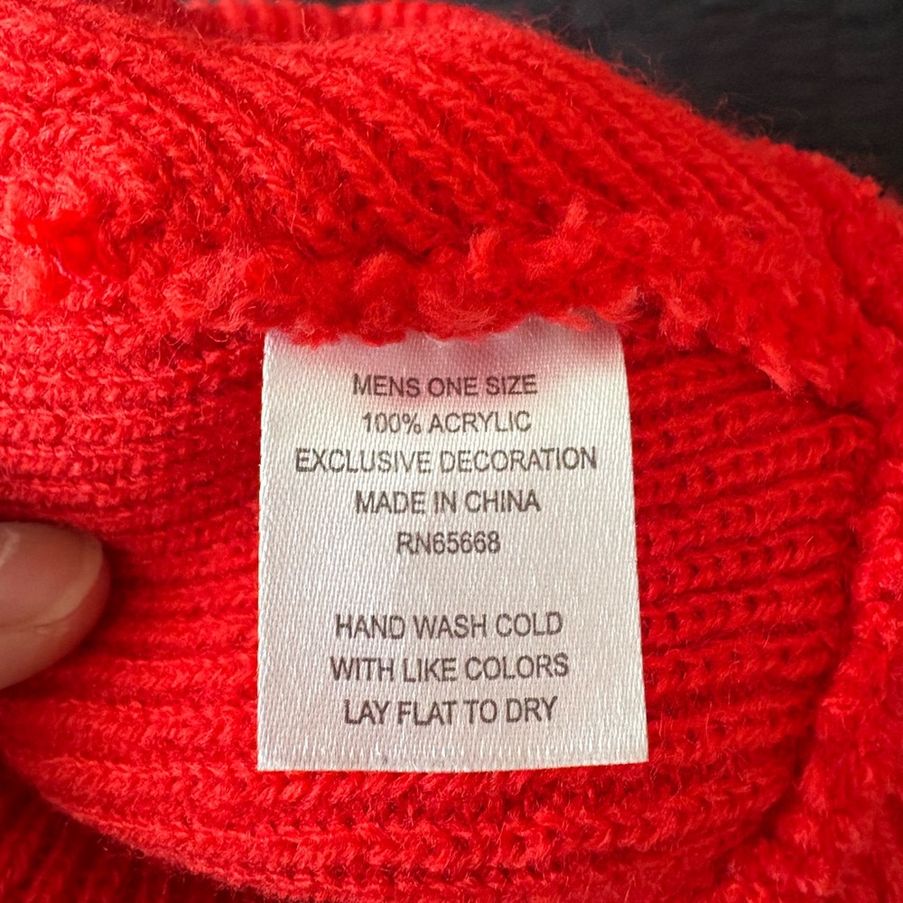 Red Ribbed Beanie Excellent Condition - Picture 4 of 4